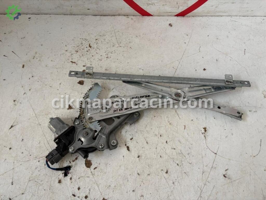Mitsubishi Outlander Sol Ön Cam Krikosu çıkma parça