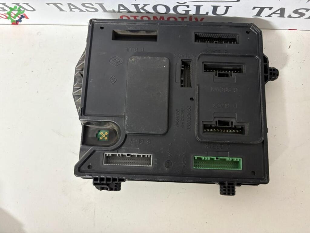 Renault Megane UCH Beyni 284B14779R çıkma parça
