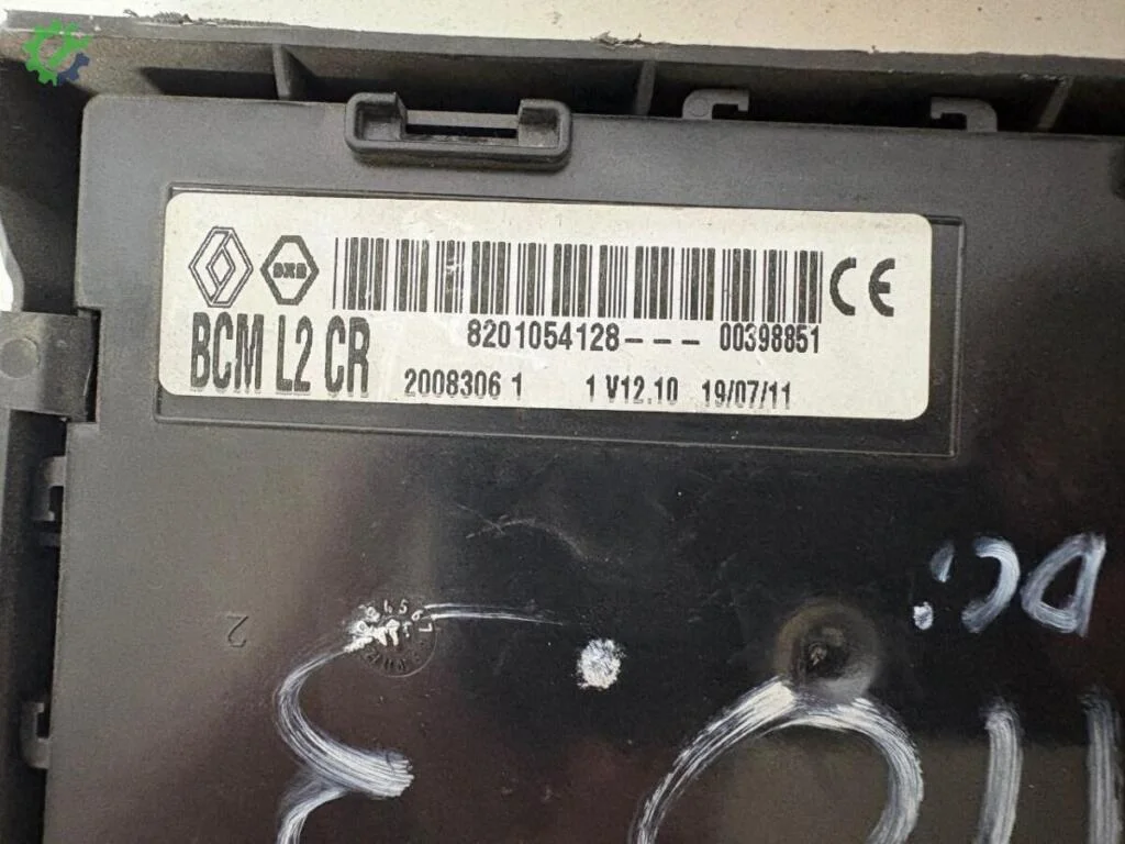 Renault Clio UCH Beyni 8201054128 çıkma parça