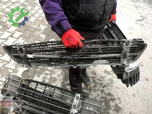 Peugeot 406 Ön Panjur çıkma parça