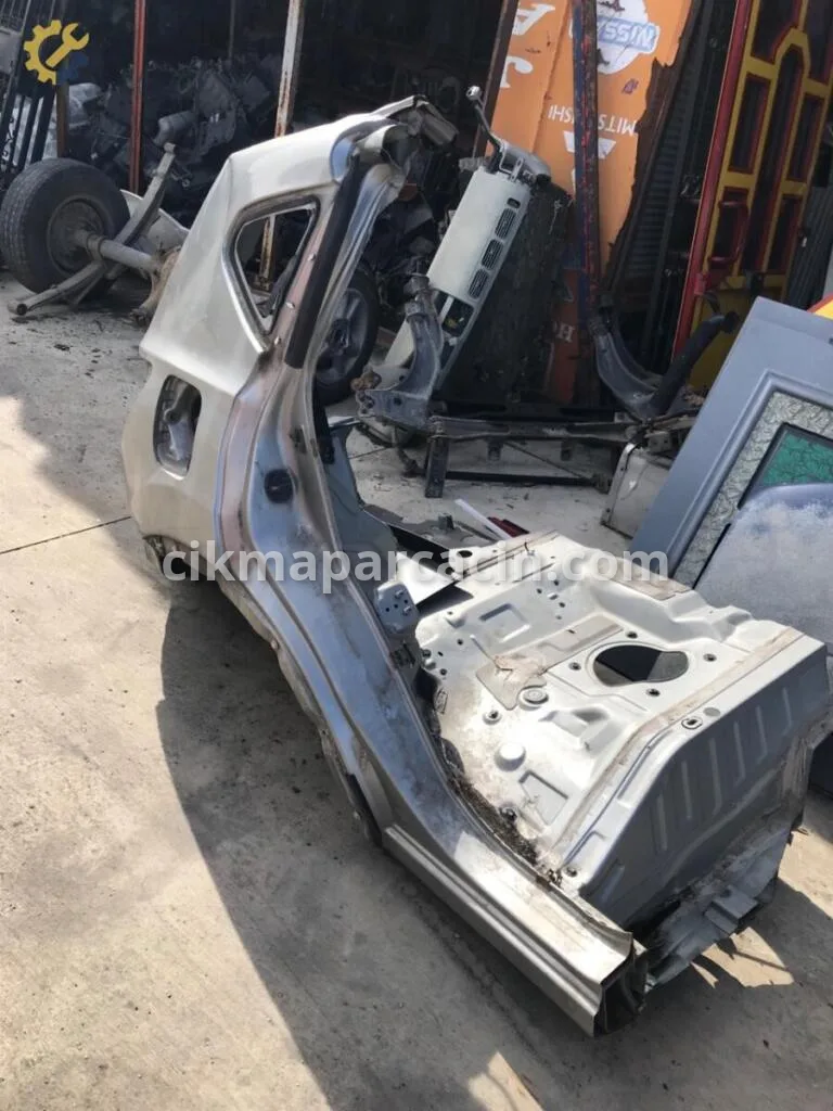 Nissan Qashqai Arka Çamurluk çıkma parça