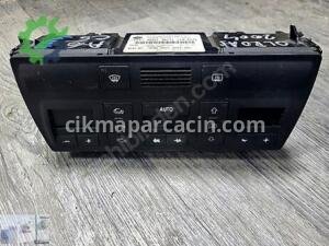 4B0820043AN AUDİ A6 C5 KLİMA VE KALORİFER KONTROL PANELİ