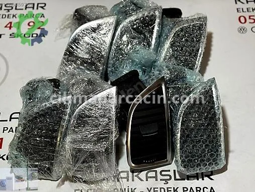 Audi Q7 Panjur 4L0820902T çıkma parça