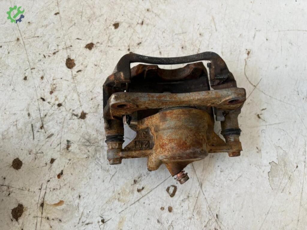 Toyota Corona Fren Kaliperi çıkma parça