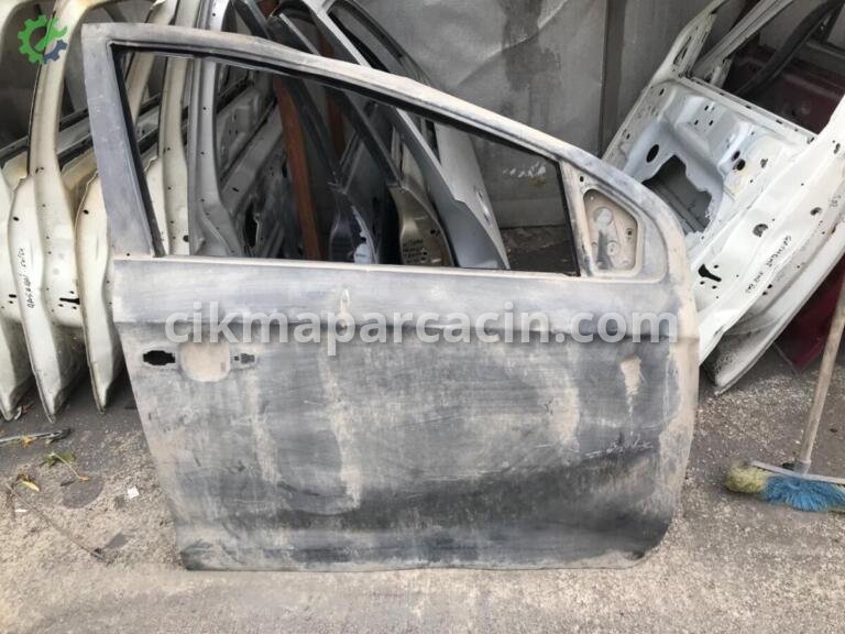Hyundai i20 Sağ Ön Kapı çıkma parça