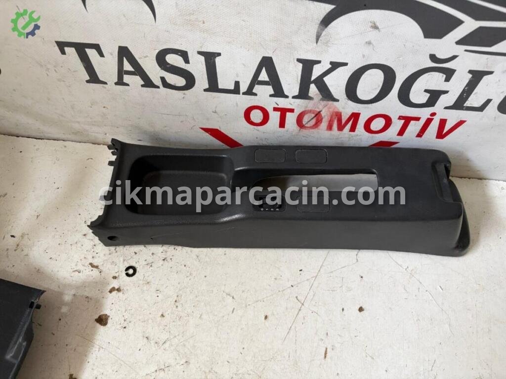 Honda Civic Orta Konsol çıkma parça