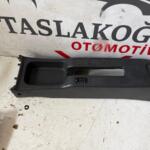 HONDA CİVİC ORTA KONSOL ARKA