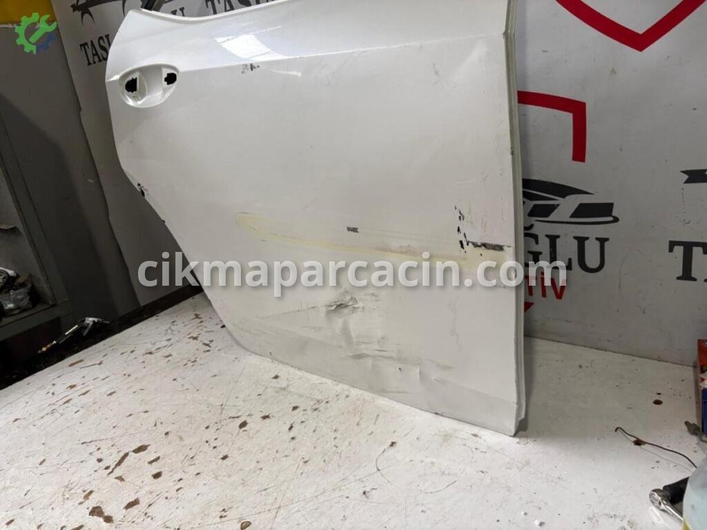 Toyota Corolla Sağ Arka Kapı çıkma parça