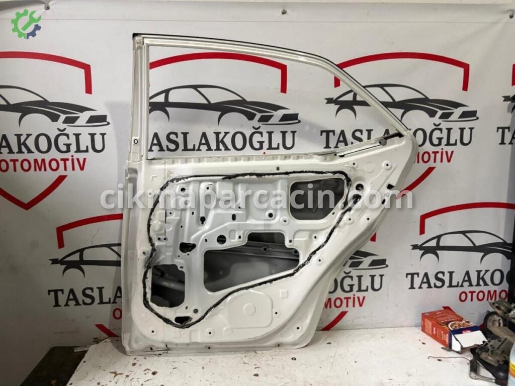Toyota Corolla Sağ Arka Kapı çıkma parça