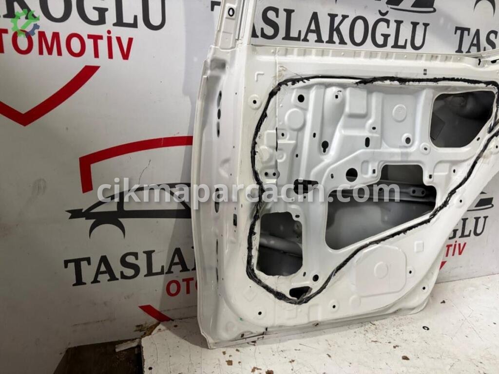 Toyota Corolla Sağ Arka Kapı çıkma parça