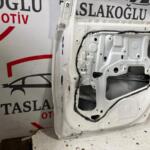 TOYOTA COROLLA SAĞ ARKA KAPI HAFİF HASARLI