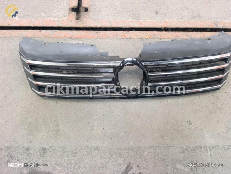 Volkswagen Passat Ön Panjur çıkma parça