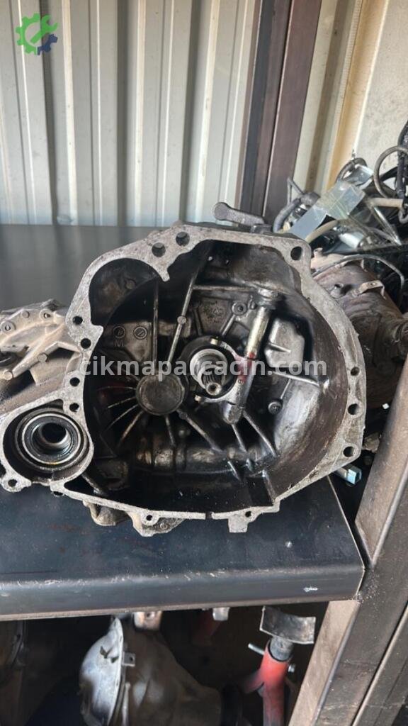 Nissan Almera Manuel Şanzıman çıkma parça