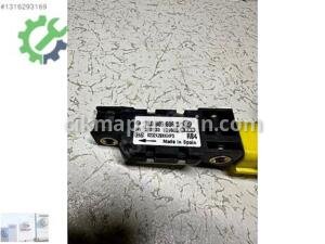 7L0909606B AUDİ A4 AİRBAG DARBE SENSÖRÜ