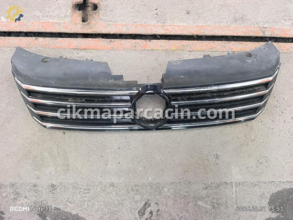 Volkswagen Passat Ön Panjur çıkma parça