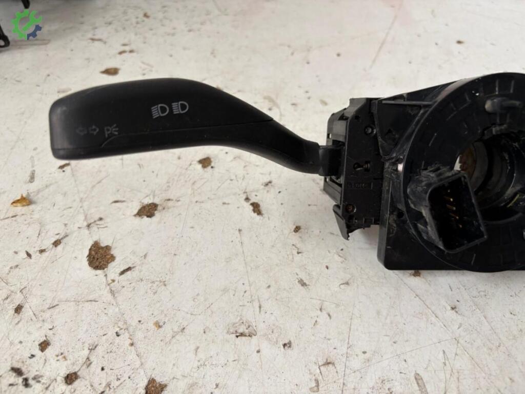 Volkswagen Polo Silecek Kolu çıkma parça
