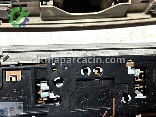 Audi A4 Arka Tavan Lambası 8E0947111A çıkma parça