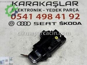 8K0909131B AUDİ A4 B8 A5 KONTAK YUVASI