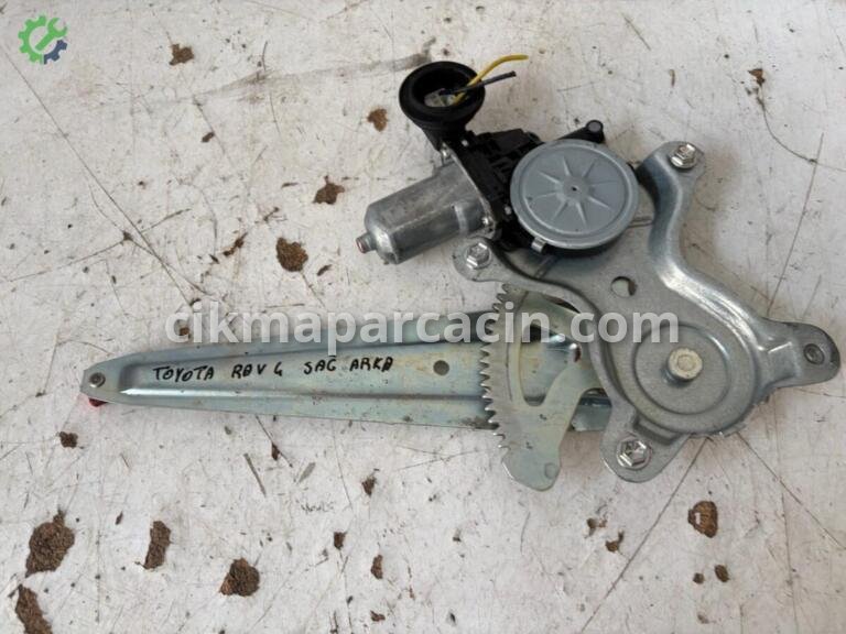 Toyota RAV4 Arka Cam çıkma parça