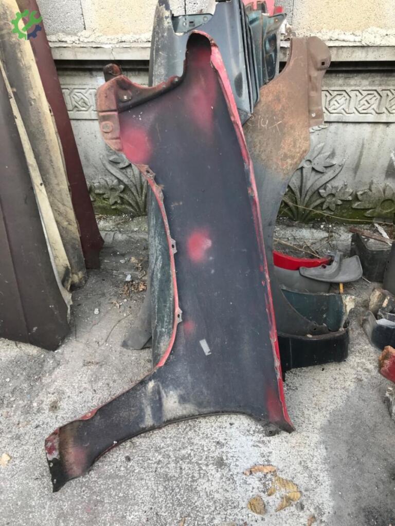 Toyota Hilux Sağ Çamurluk çıkma parça