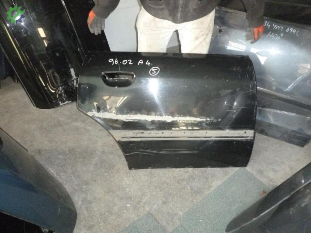 Audi A4 Sağ Arka Kapı çıkma parça