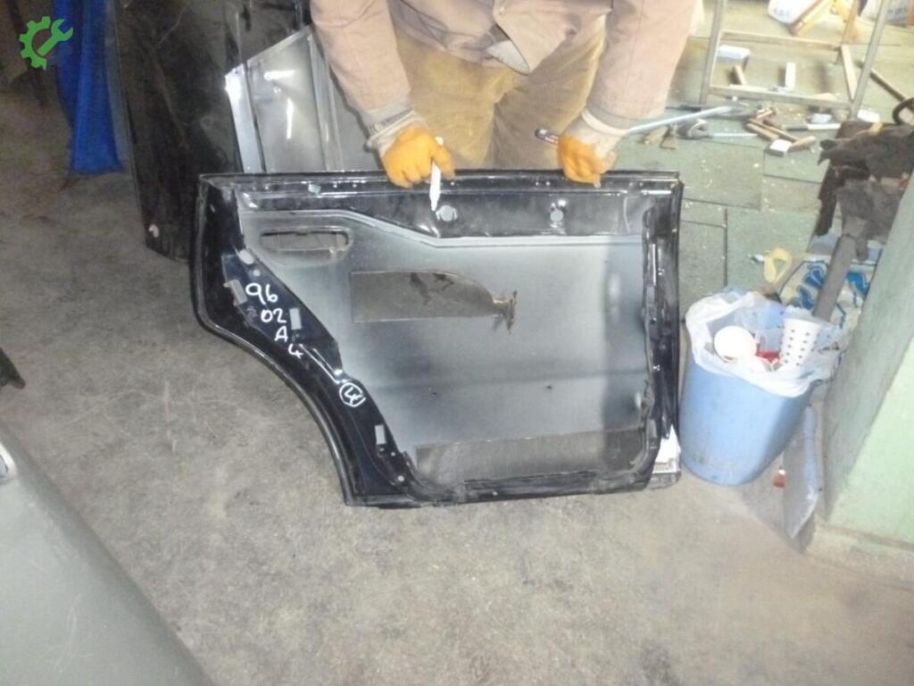 Audi A4 Sol Arka Kapı çıkma parça