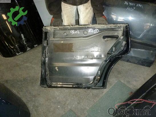 Audi A4 Sağ Arka Kapı çıkma parça
