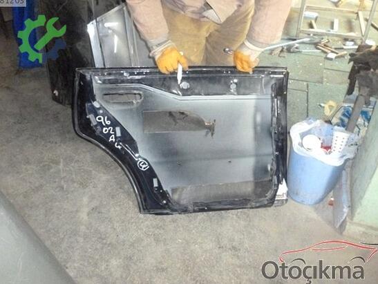 Audi A4 Sol Arka Kapı çıkma parça