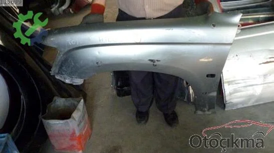 Toyota Hilux Ön Çamurluk çıkma parça