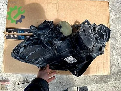 Mercedes-Benz A Sağ Ön Far çıkma parça