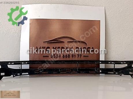 Audi A7 Ön Panjur çıkma parça