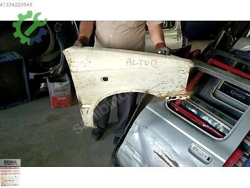 Suzuki Alto Sağ Ön Çamurluk çıkma parça