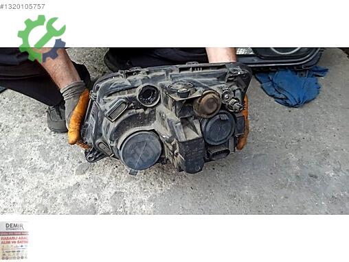 Volkswagen Amarok Sağ Ön Far çıkma parça