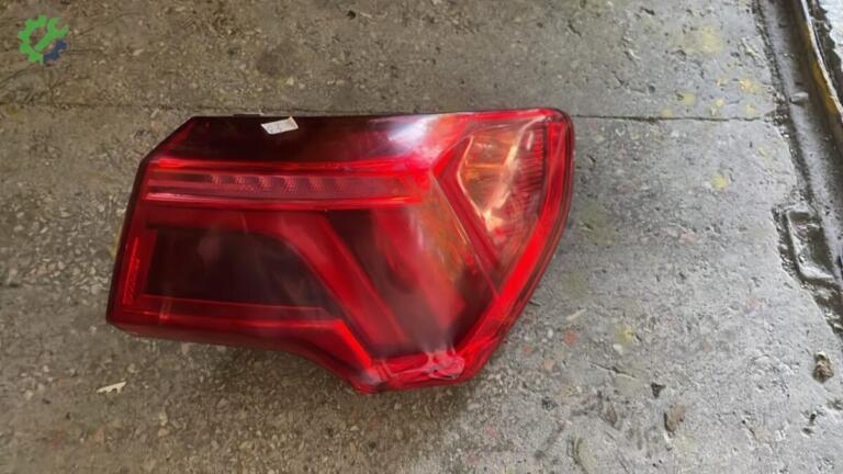 Audi Q3 Sağ Stop çıkma parça