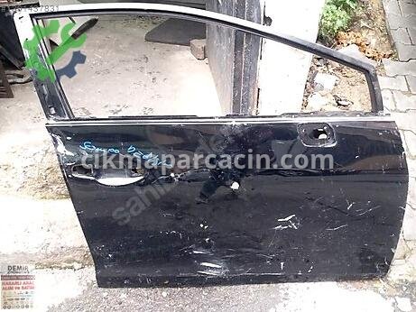 Toyota Auris Sağ Ön Kapı çıkma parça