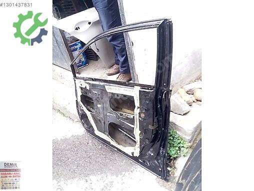 Toyota Auris Sağ Ön Kapı çıkma parça