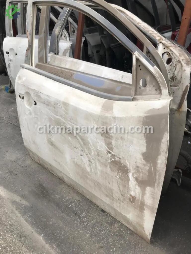Kia Cerato Sağ Ön Kapı 760041M000 çıkma parça