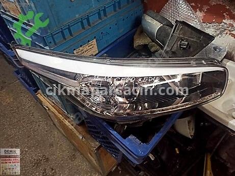 Kia Cee'd Sağ Ön Far çıkma parça