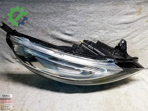 Renault Clio Sağ Ön Far çıkma parça