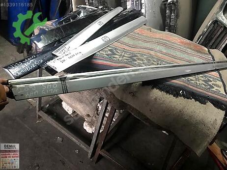 Mercedes-Benz CLK Sağ Kapı Çıtası çıkma parça
