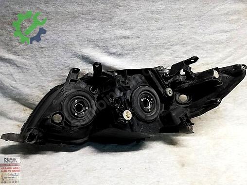 Toyota Corolla Sağ Ön Far çıkma parça