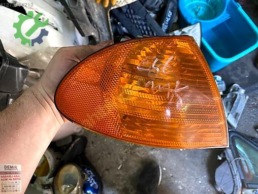 BMW 3 Serisi Sinyal çıkma parça
