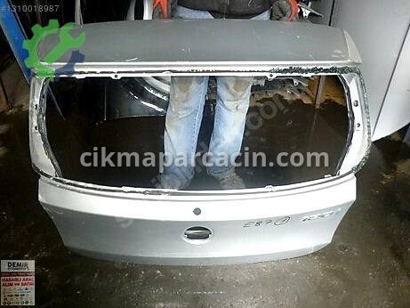 BMW 1 Serisi Bagaj çıkma parça
