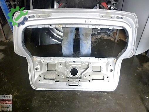 BMW 1 Serisi Bagaj çıkma parça