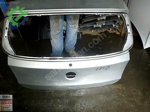 BMW 1 Serisi Bagaj çıkma parça