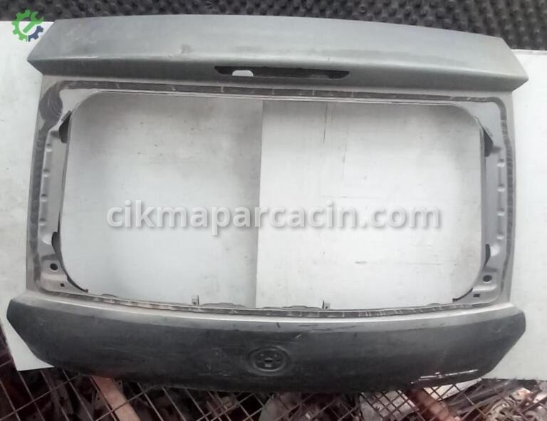 Fiat Punto Bagaj Kapağı çıkma parça