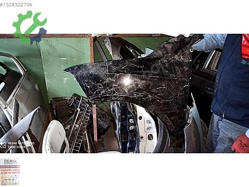 Renault Fluence Ön Çamurluk çıkma parça