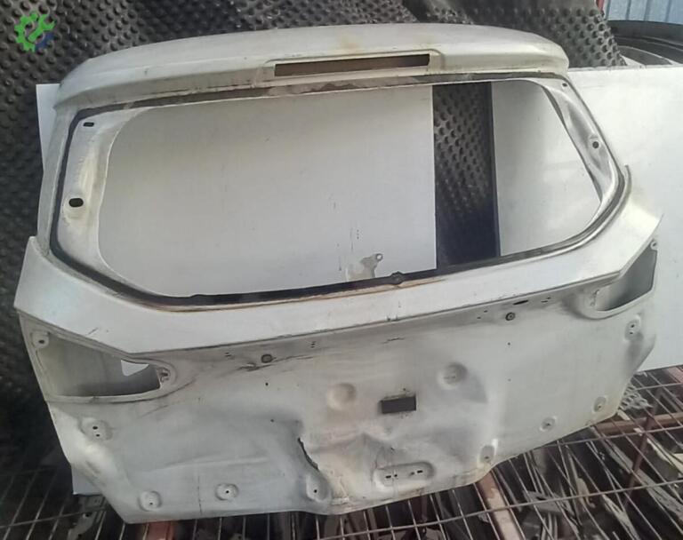Ford Focus Bagaj Kapağı çıkma parça