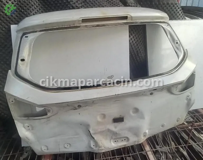 Ford Focus Bagaj Kapağı çıkma parça