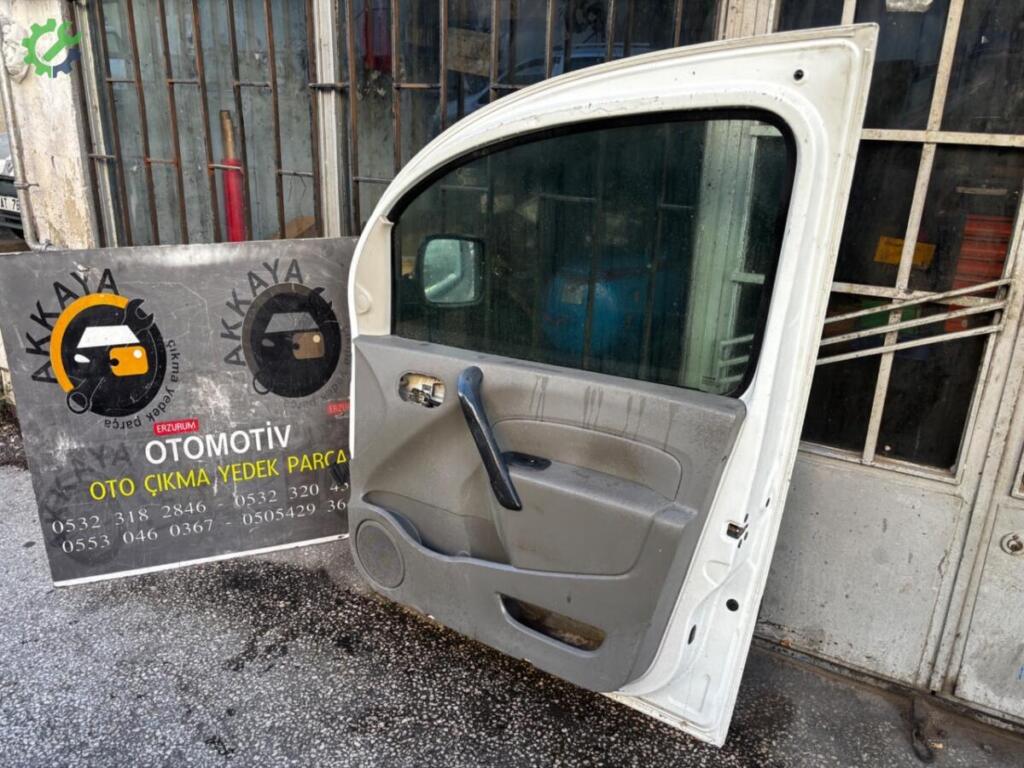 Renault Kangoo Sağ Ön Kapı çıkma parça